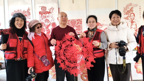 承德市女摄影家协会举办“指尖非遗·镜中芳华”庆“三·八”活动